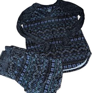 Womans cozy pajama outfit size small